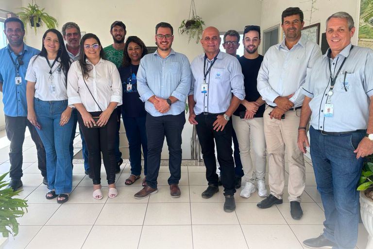 Vereadores e Prefeito visitam as  instalações do SAAE de Passos