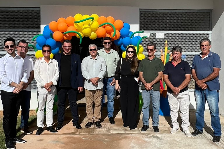 Vereadores participam de inauguração do CMEI Ener Eustáquio Oliveri Soares